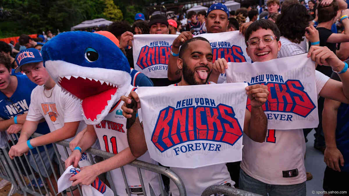 Tickets for Knicks' NBA title banner raising, LeBron James' 76ers debut hitting record prices