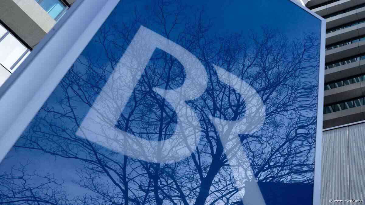 Kinder passen nicht in Bus – passen die BR-Reporter für Dreharbeiten rein?
