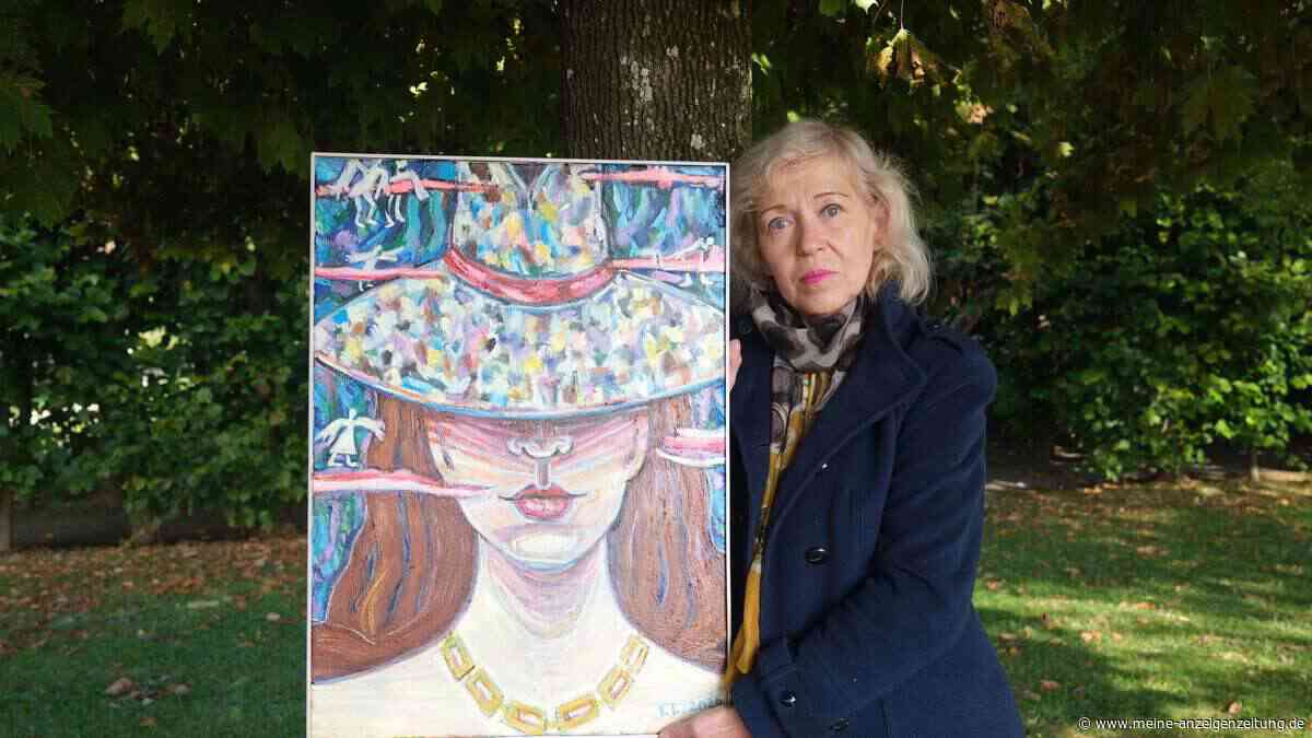 160 Werke im Wasserturm Dachau: Ukrainerin beschreibt ihre Kunst als „philosophisch, psychologisch, weiblich“