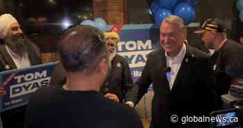 Kelowna bucks Okanagan trend as mayor wins re-election in tight race
