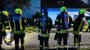 Zimmerbrand in Attelfeld bei Ramerberg – Einsatz am Abend