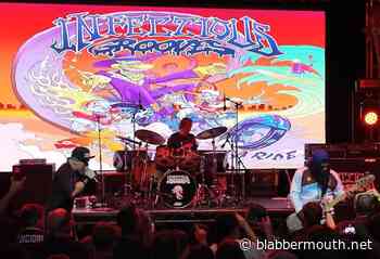 INFECTIOUS GROOVES, Featuring ROBERT TRUJILLO And MIKE MUIR, To Celebrate 35th Anniversary Of Debut Album With Los Angeles Concert