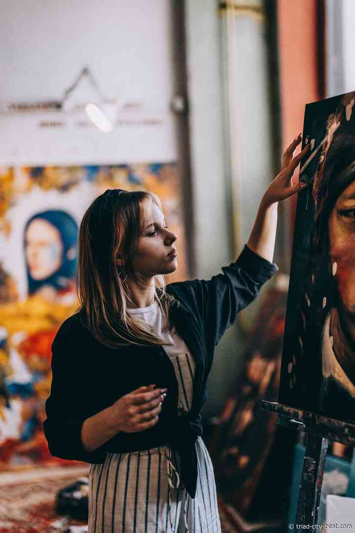 How to Manage the Financial Side of an Independent Art Career