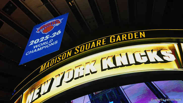 Knicks raise NBA championship banner, hand out elaborate rings complete with a miniature Madison Square Garden inside