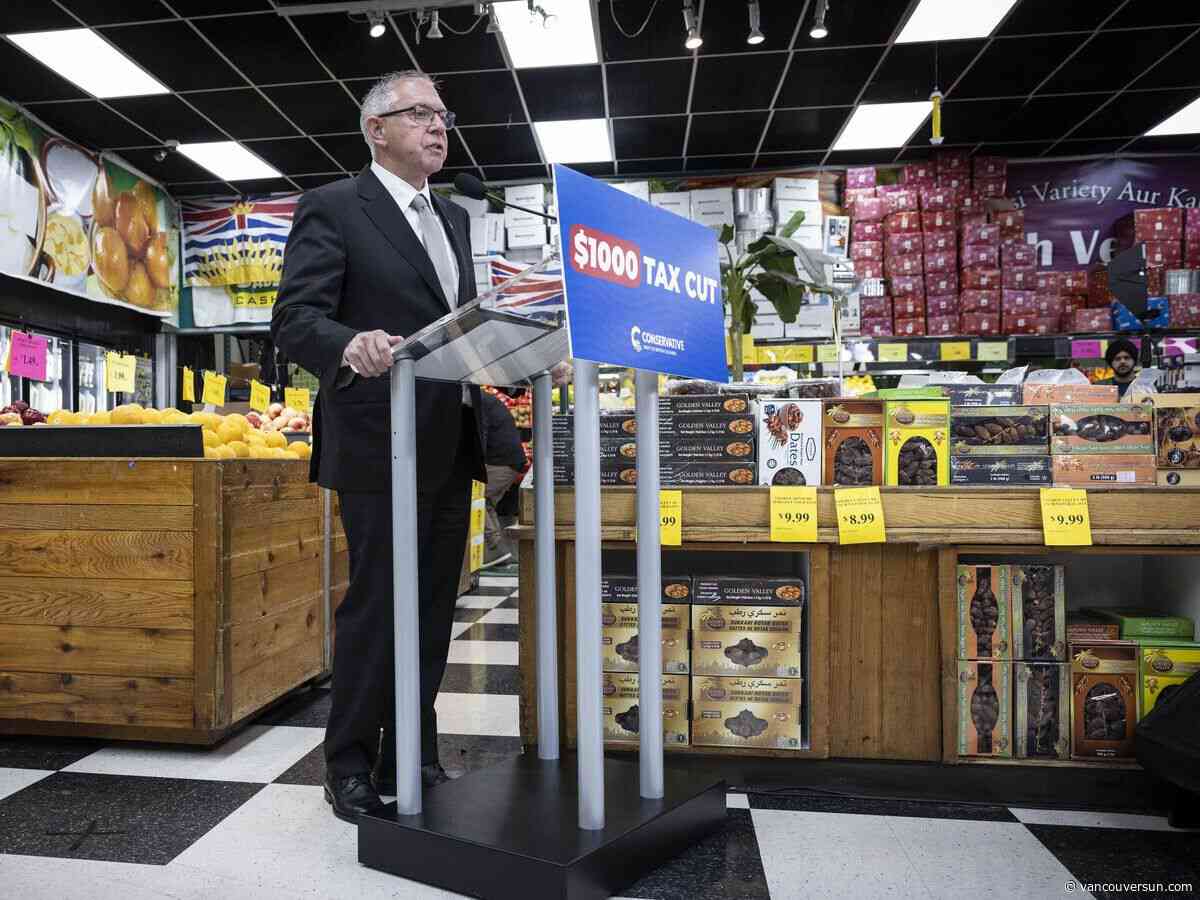 B.C. Election: Leaders try to win over voters in Surrey and Vancouver Island as campaign winds down