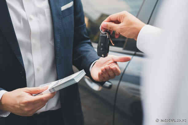 Motor vehicle and fuel card spending rises in September