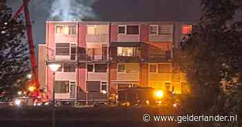 Brandweer redt twee bewoners uit brandende flat, ‘er was veel rook en een hoop tumult’