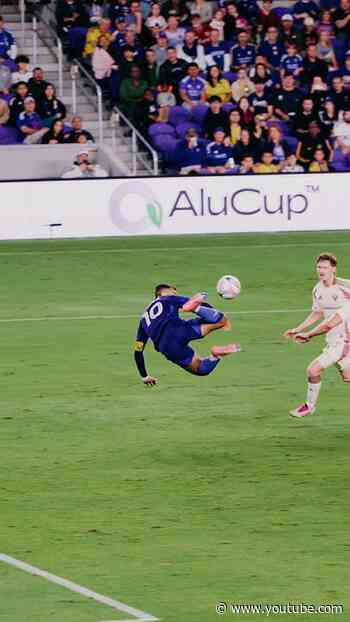 The kind of goal that leaves everyone speechless (and some kissing?!) 😭 Take a bow Tincho 👏