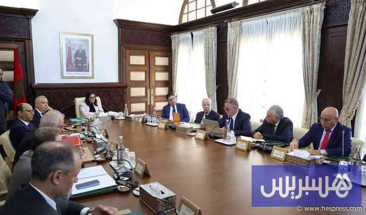الحكومة تتعهد بالتعاون مع مجلس المنافسة لمحاربة الوسطاء بالأسواق