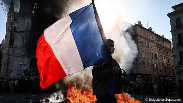 Qué es el “efecto bola de nieve” de la deuda y qué papel tiene en la crítica situación económica que alimenta las protestas en Francia