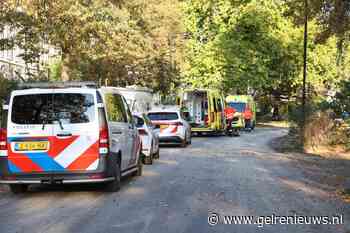 Persoon valt van dak en raakt gewond bij bedrijfsongeval
