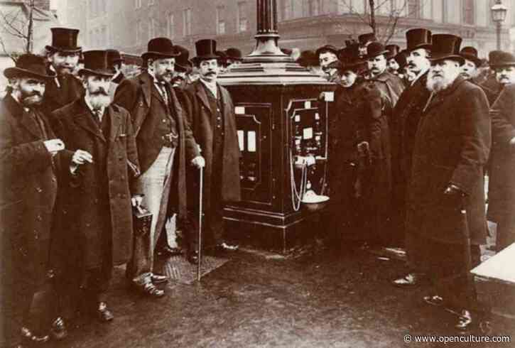 In 1897, London’s Lampposts Dispensed Hot Coffee, Tea, and “Fluid Beef”