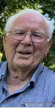 Richard (Dick) Davis