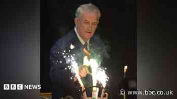 Pyrotechnic vicar Rev Ron Lancaster dies aged 95