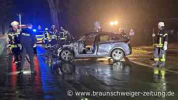Polizei Gifhorn: Mann (67) bei Unfall mit Mähdrescher-Transport schwer verletzt