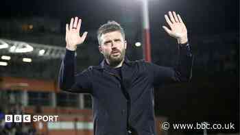 Fernandes rounds on Carrick after Man Utd humiliation