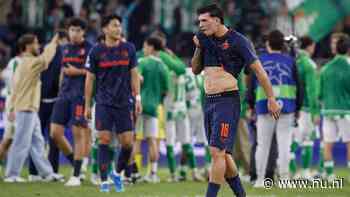 Van Bronckhorst spreekt van 'minimaal verschil' met Betis: 'Verdienden een punt'