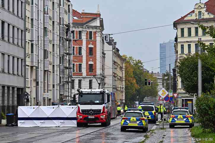 Polizeibericht 21. Oktober: Schwerer Verkehrsunfall in der Südvorstadt, Falsche Polizeibeamte, Brand einer Hotelsauna