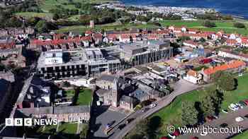 'Anger' over theatre and hospital building delays