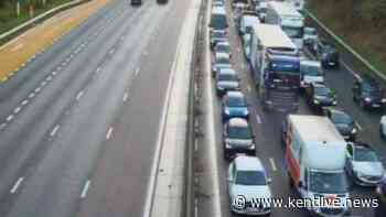 Live Kent M26 fire updates as carriageway closed from M25