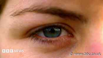 Want to look confident when you speak? It's all in the eyebrows