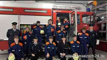 Zehn Jugendliche der Feuerwehr Ampfing bestehen anspruchsvolle bayerische Prüfung