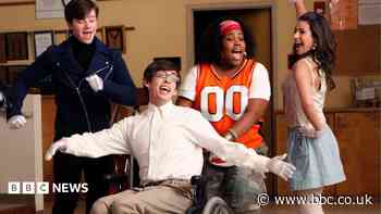 Don't Stop Believin'! - high school musical Glee set for reboot