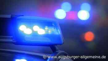 Fahrerin alkoholisiert: Pkw kommt von der Fahrbahn ab und kippt um