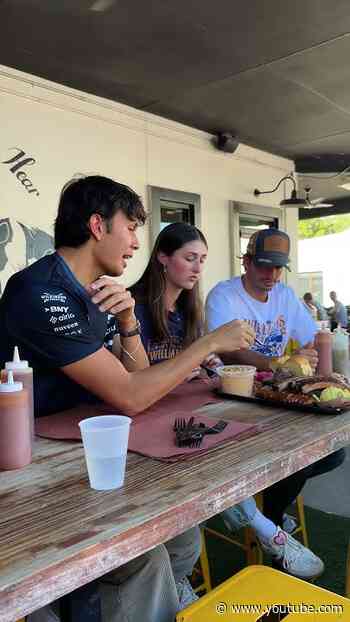 When in Texas... 😋  You invite Lia back to review American barbecue food, with a twist of course! 👀