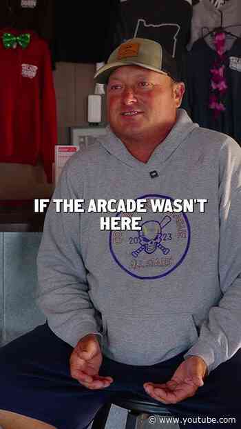Welcome to Arcade Tavern: the only bar in Bandon that runs on caddies 👾🍻