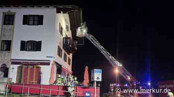 Brand in Eisdiele am Rathausplatz: Feuerwehr Tegernsee rückt mit 30 Einsatzkräften aus