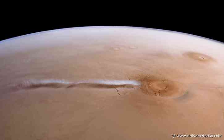 Mars’s Most Mysterious Cloud Might Be Defying Textbook Cloud Physics