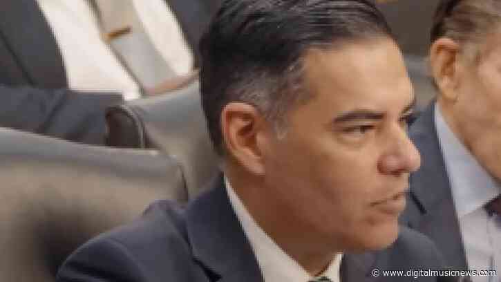 House Oversight Member Escalates Inquiry Into StubHub CEO’s Ticket Resale Hedge Fund Profit