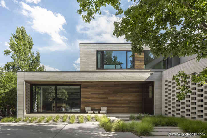 Parkside Villa / Studio B Architecture + Interiors