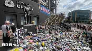 Football legend's fan tributes to go on display