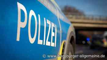 Jugendliche werfen Feuerwerkskörper von einer Brücke auf die A96