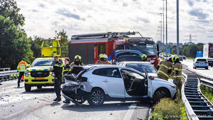 Ravage na botsing auto's en vrachtwagens op A73