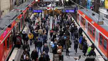 Gesperrte Bahnstrecke nach Süden: Bus-Ersatzverkehr soll volle S-Bahnen entlasten