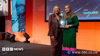 Met chief says PC's award marred by racist abuse