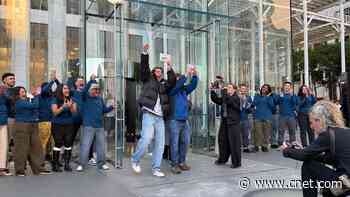 The iPhone Duo Hit Stores Friday. Next Came Long Lines, Sellouts and Resellers