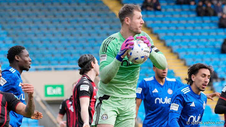 Solihull sign Halifax goalkeeper Johnson on loan