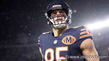 Bears fear season-ending injury for Cole Kmet after veteran tight end is carted off field