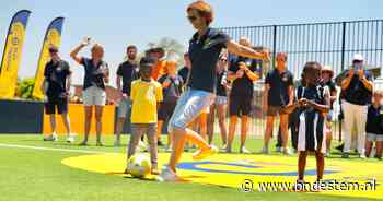 Nummer 14 komt uit Geertruidenberg: Susila Cruijff schiet nieuw Cruyff Court in Zuid-Afrika open