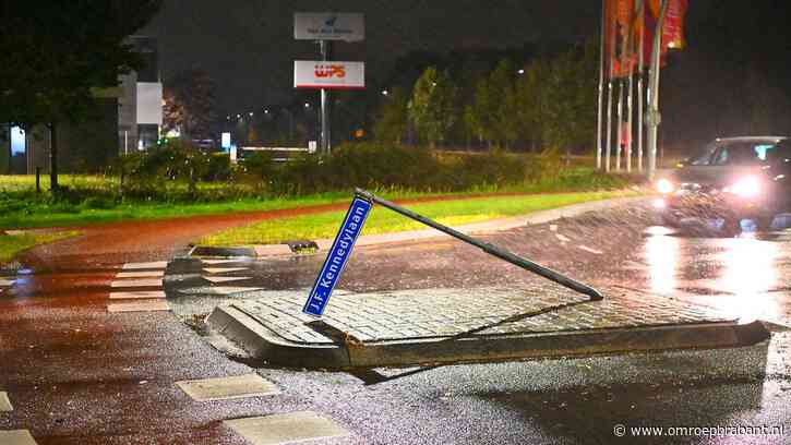 Man raakt weg kwijt, rijdt bord omver en maakt tocht door Valkenswaard