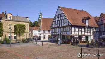 Malerische Innenstadt mit Fachwerkhäusern und kleinen Gassen: Kurort mit historischem Flair
