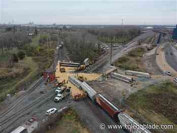 Train derails in North Toledo