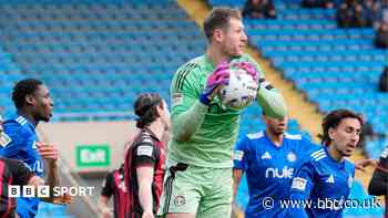Solihull sign Halifax goalkeeper Johnson on loan