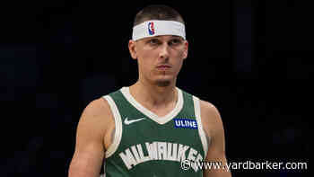 Bucks fall apart late in loss to Bulls after early start in home opener