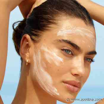 Skincare at 30,000 Ft? A Derm Explains the In-Flight Tips That Work