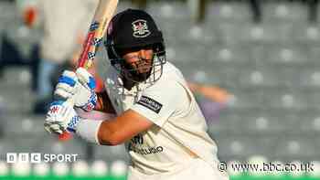 Ahmed signs Gloucestershire contract extension